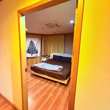 Royal Place Apartments